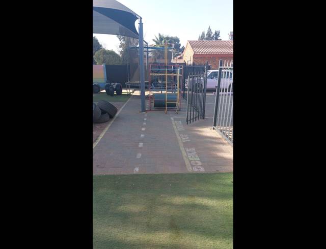 1,043M² INDUSTRIAL YARD TO LET IN VAALPARK